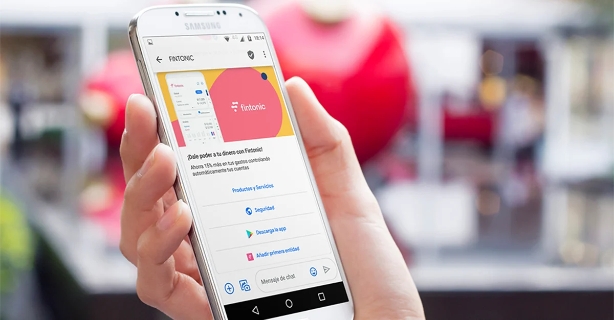 Pantalla de la app Fintonic en el móvil para detectar comisiones bancarias y gastos duplicados