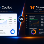 Comparativa visual entre los dashboards de Copilot y Monarch Money mostrando flujo de caja, patrimonio neto y gastos por categoría